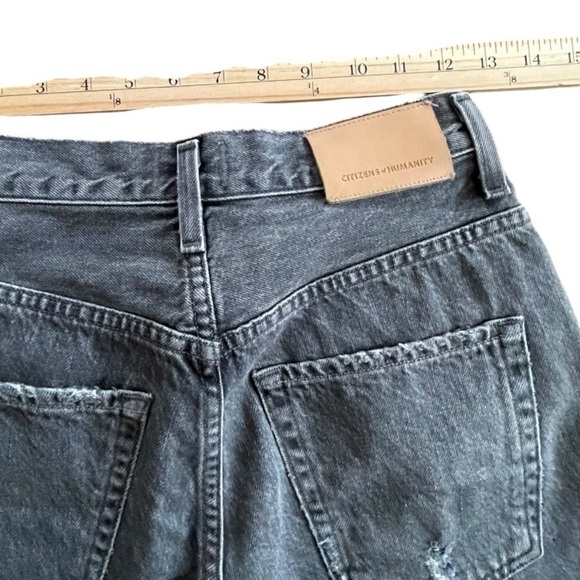 Citizens of Humanity Jean shorts (med length) Size 24 - Picture 6 of 10
